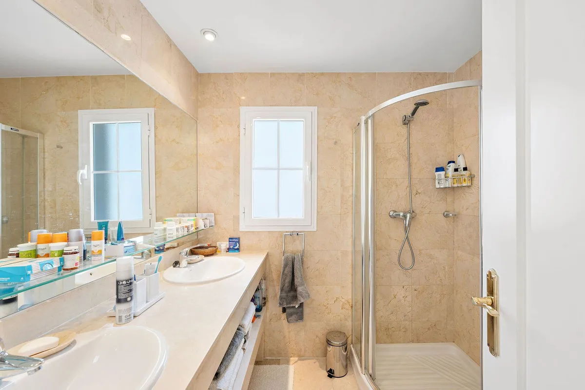 6e297023-334c-4289-9091-bdb019c9d313