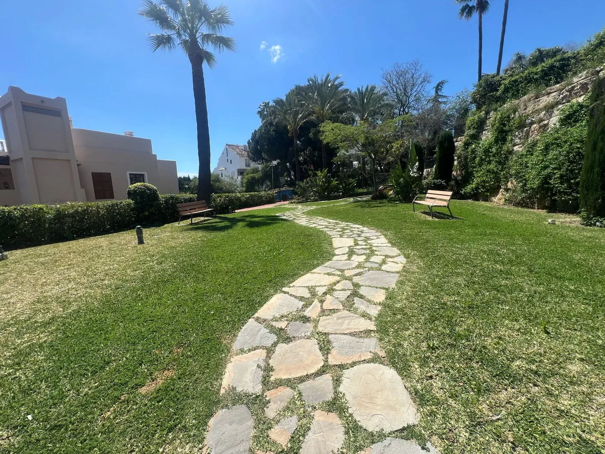 038695d3-4105-4ba7-94c2-ba323998e37b