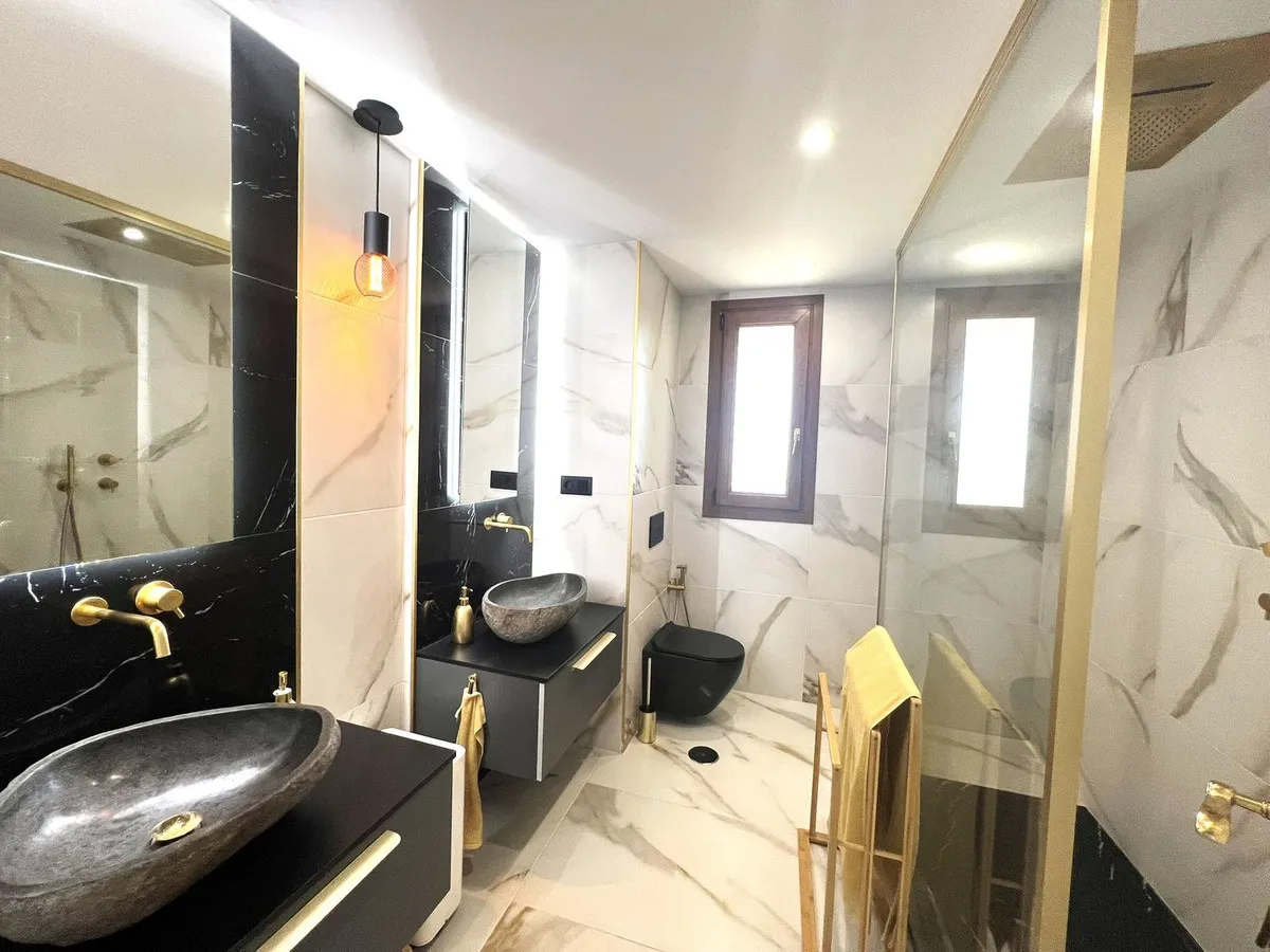 6c882aa3-8800-4d40-819e-a346736df7d8