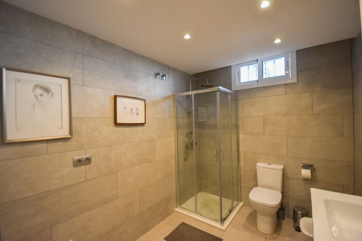 24d1ea8a-22df-46e0-ba7d-0b7c146efe60