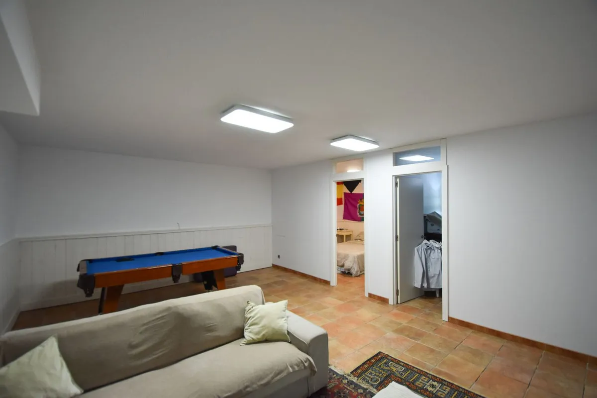 9073b923-d7e4-4734-9713-795cec4b37dd