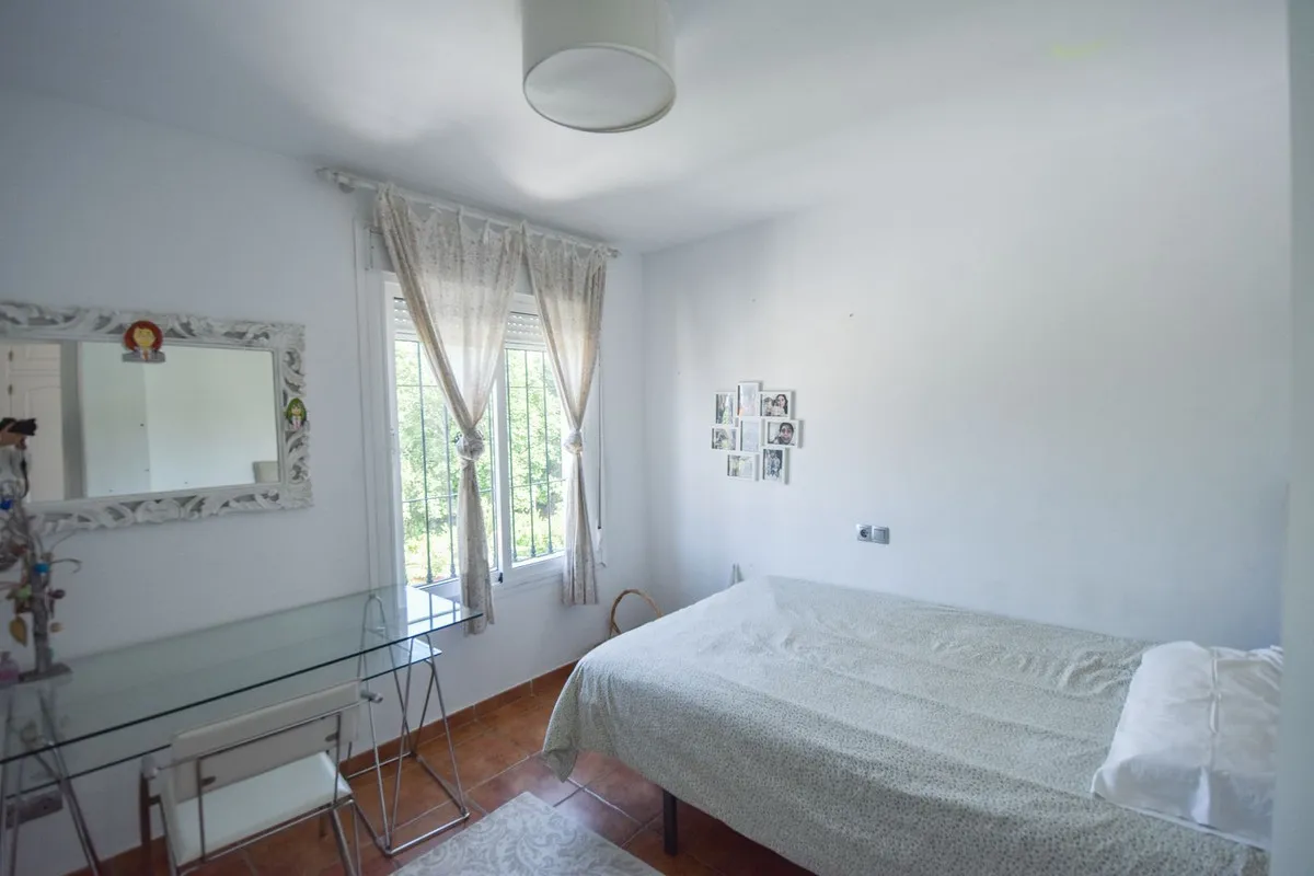 fc5b2e4a-40cc-4c72-943a-f6e715d67b4b