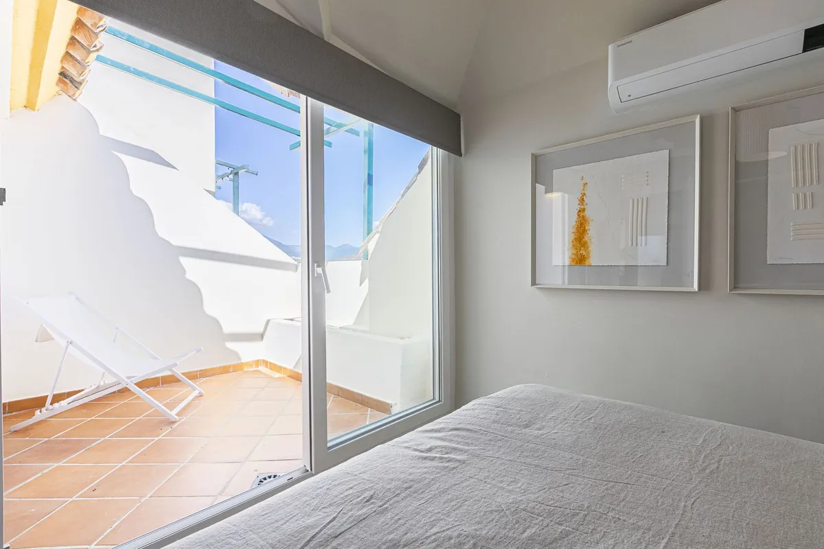 2ff2c0b8-f2b7-4eef-bd4b-04be55ec5717