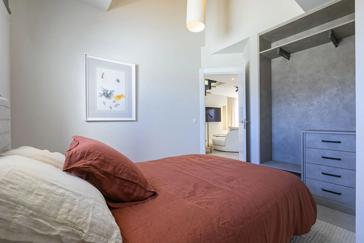 9c1dbf6b-f27f-443b-ab7d-899dd0b23c19