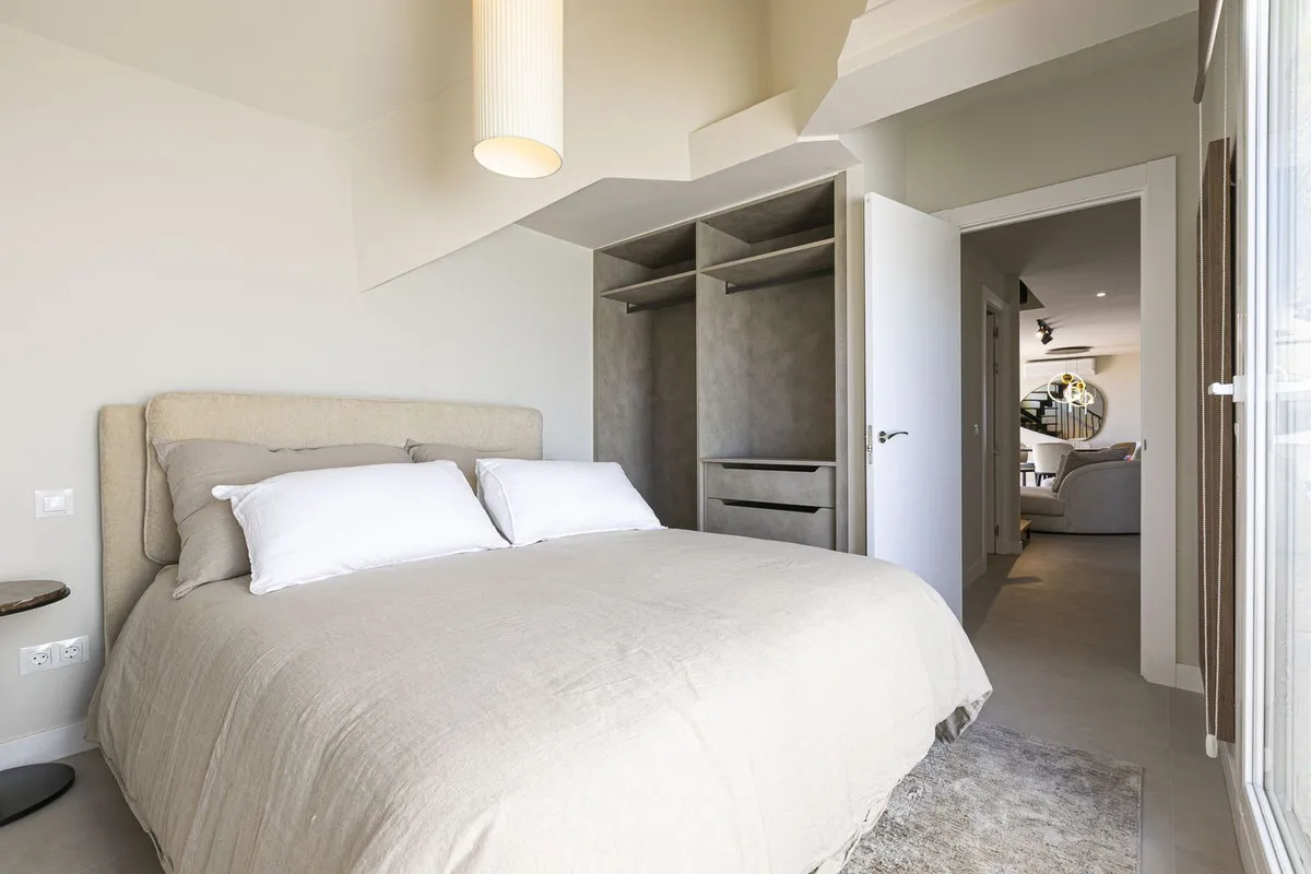 b0009e54-63a9-4e1a-8326-b5b80a9db08b