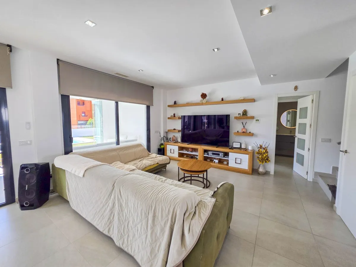 2c583777-39af-47d1-b75f-38cbf9561aa7