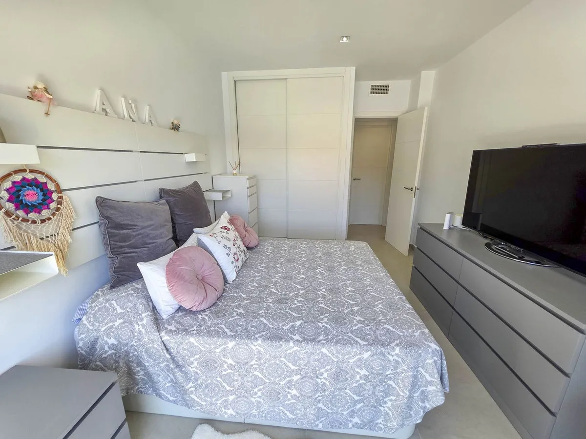 7d99c585-213d-42b3-aee7-7c1881c33439