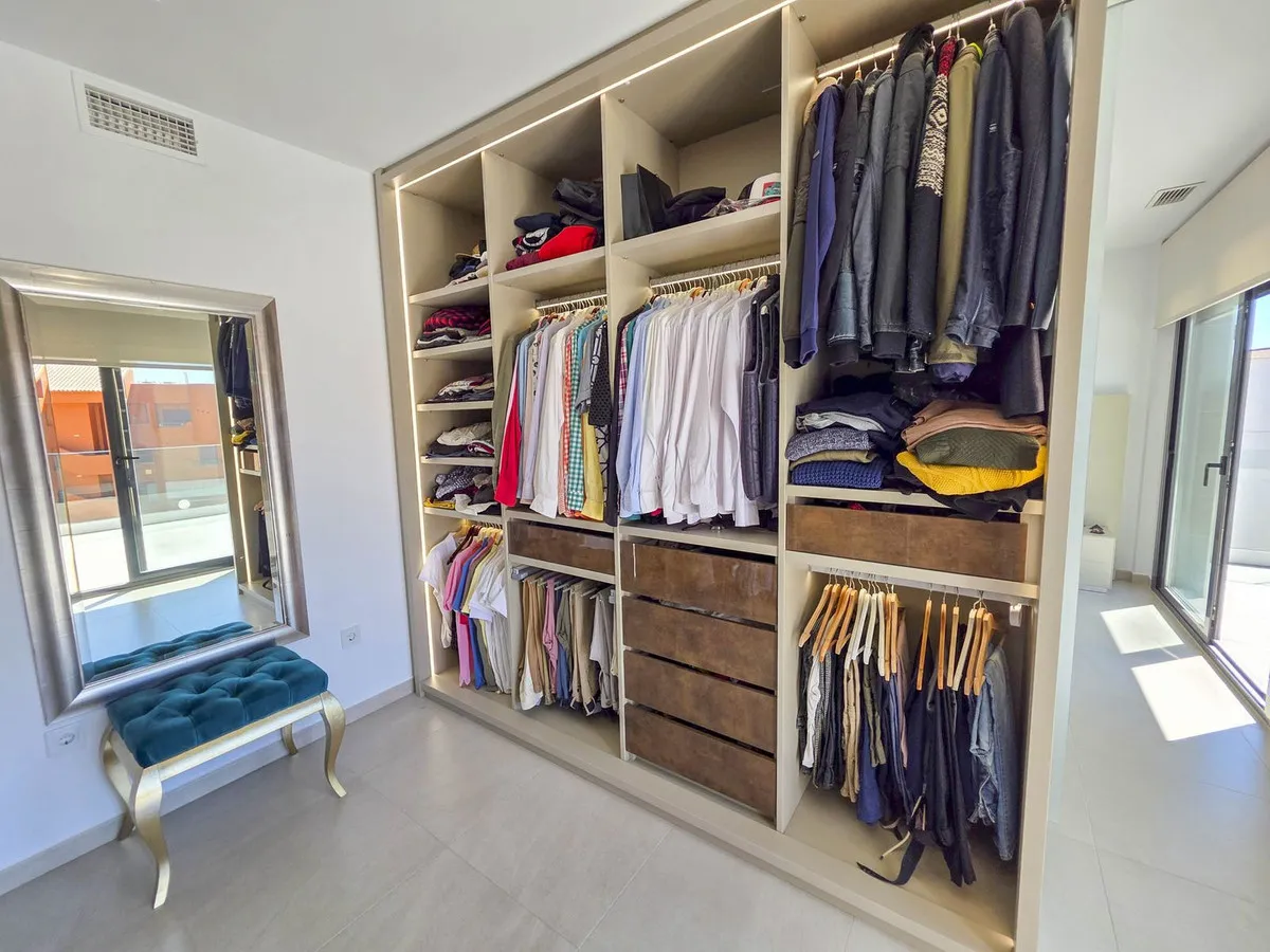 ab1b0a19-e9e0-46cf-a656-cb66c0432fb8