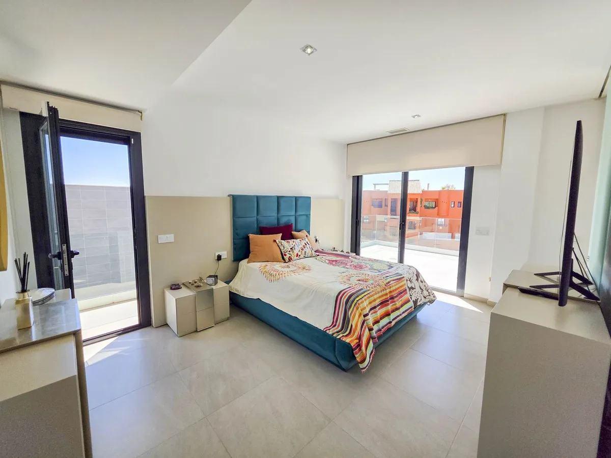 c2aed703-9f4f-48ae-83ec-5b81239fbba0