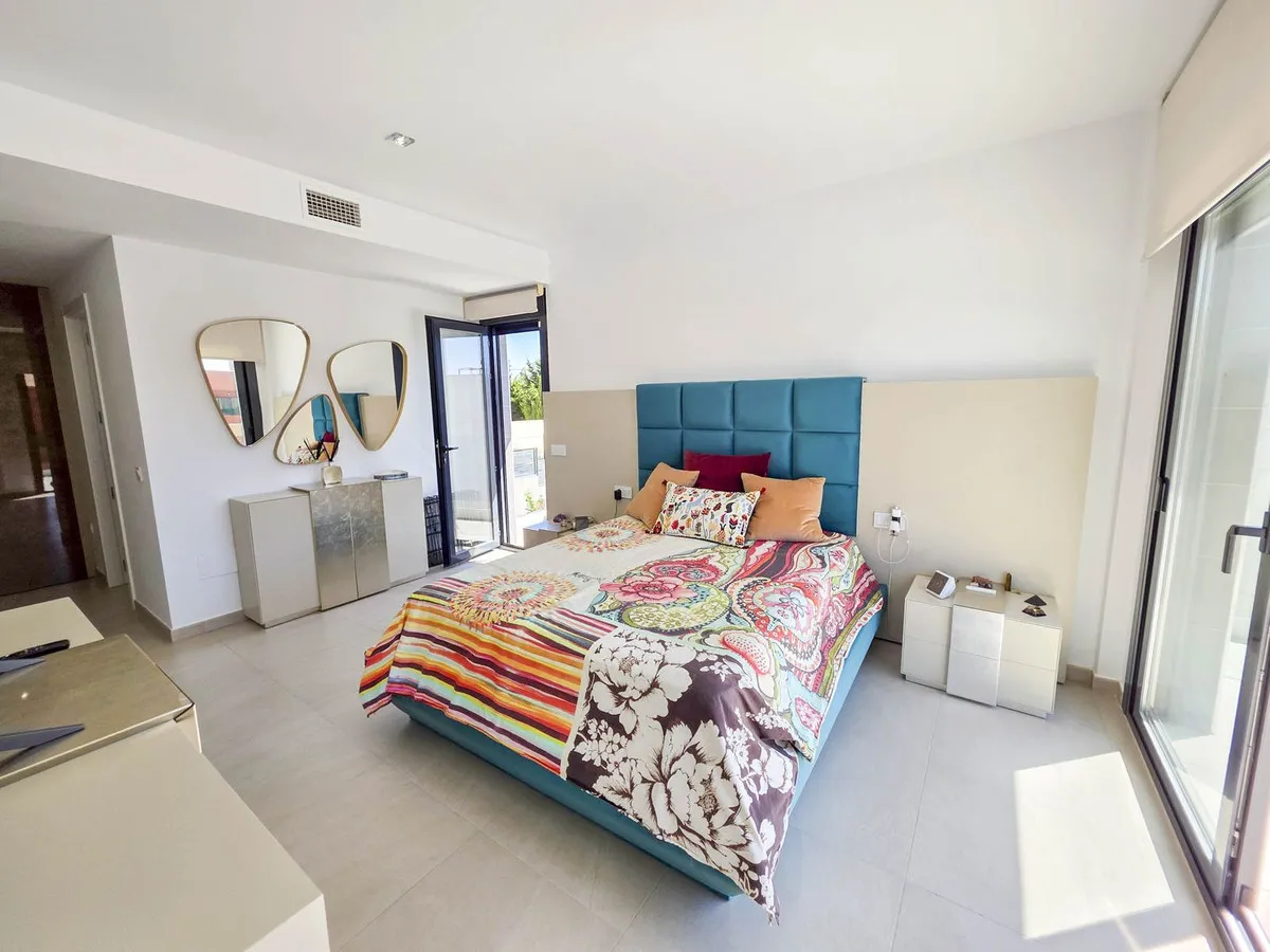 c9488401-f9b3-4101-9410-fe4ad7b15d30