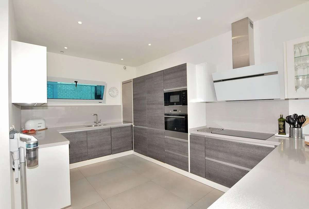 137c67ea-42aa-4a63-b600-2296149774fc