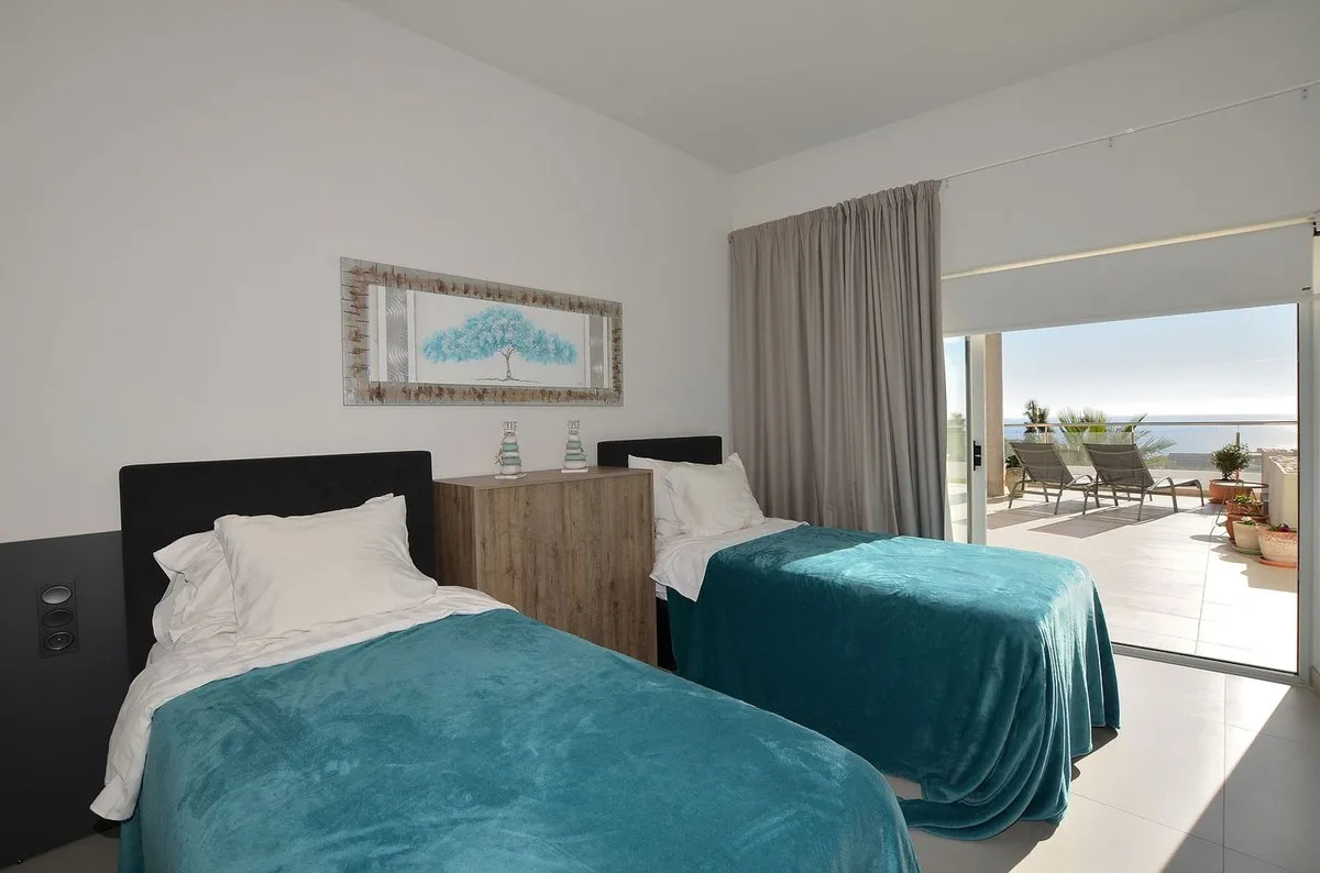 c00f9a8d-e469-433d-ae52-b978790b5ba3