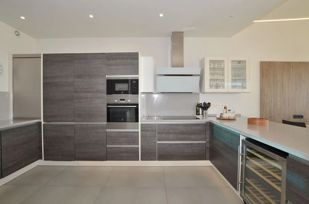 dcae0b51-585f-49a3-9da9-2991edf27e84