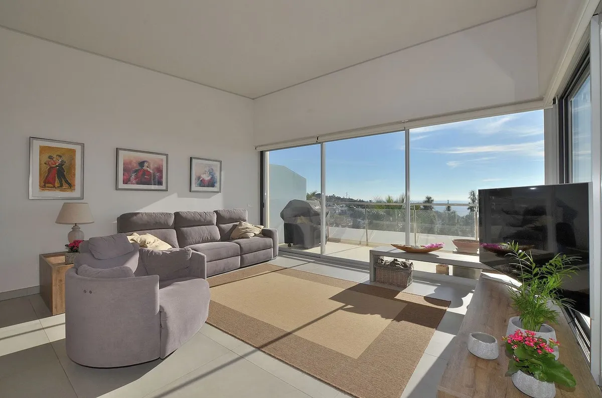 e7c32197-f6e5-4d62-b599-47899ec63120