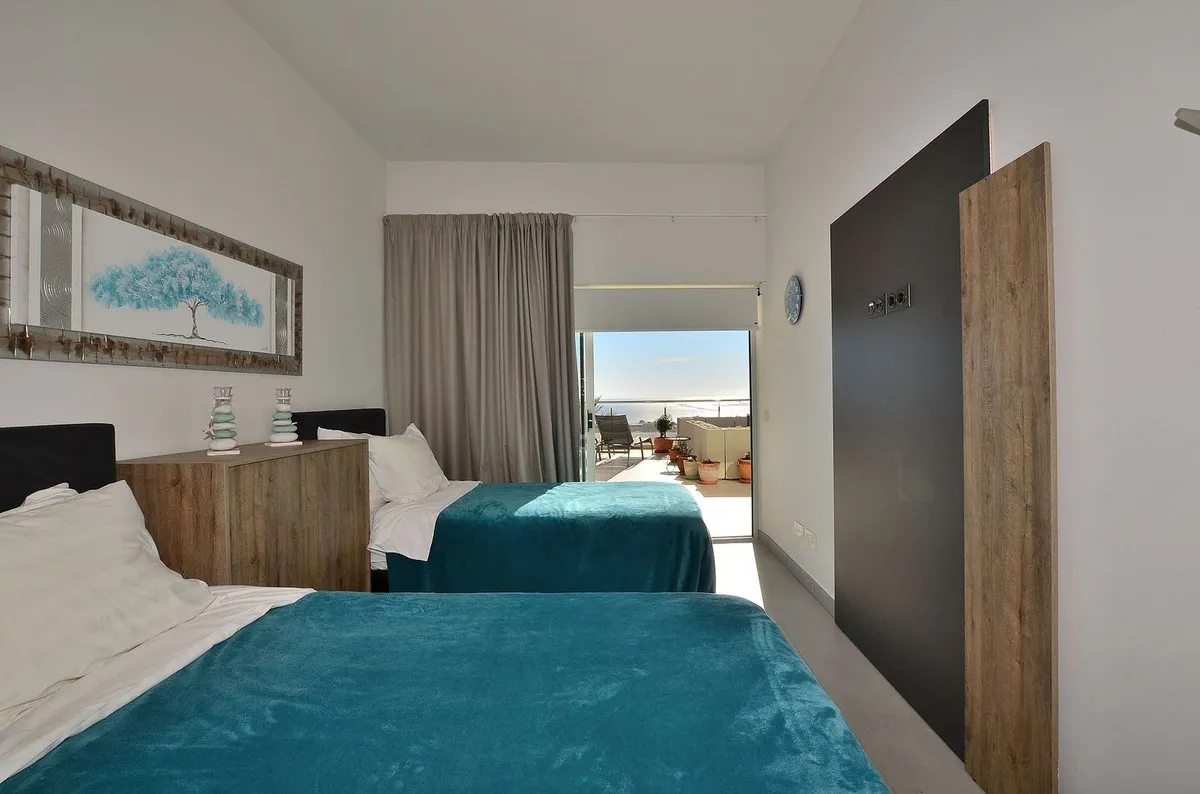 eb7ffdd0-50de-4b52-a2d6-673d948d1866