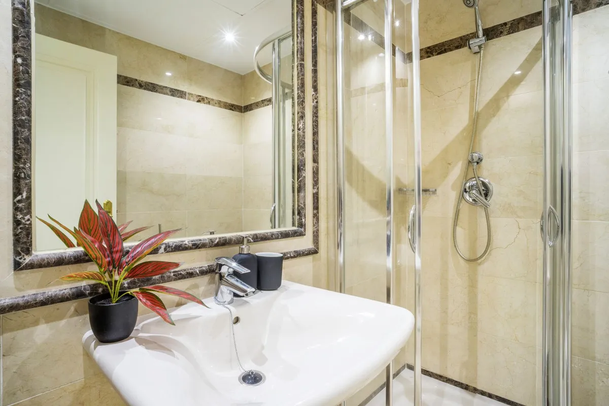 45402692-ea9d-4fe1-9624-d59530746e27