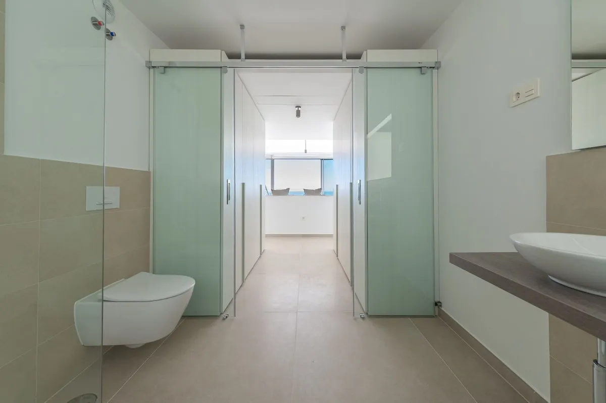 39002dc1-23bb-42e0-b1b8-13e0eee10207