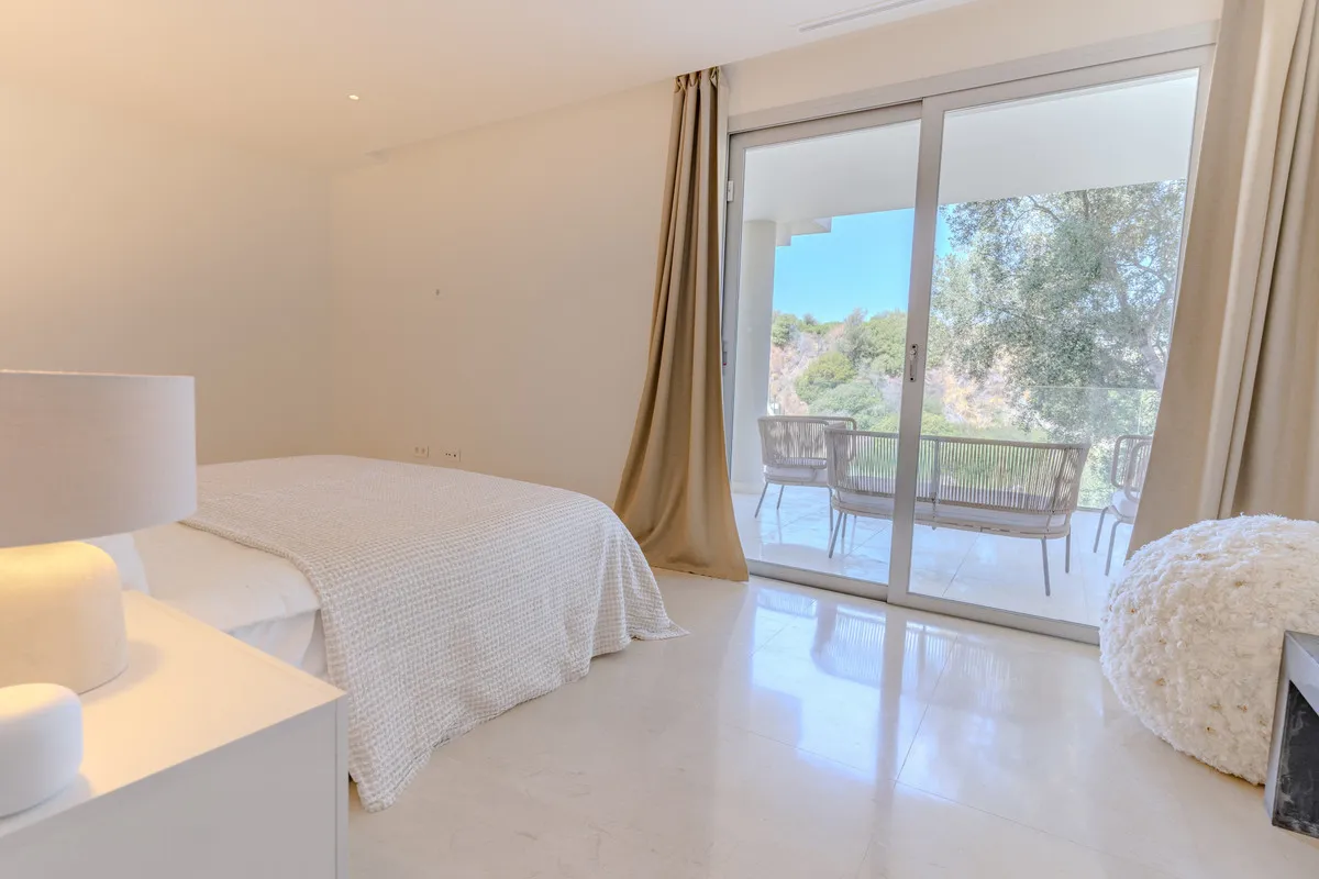 c2410607-6a0b-4dfa-bd23-25e464f0d36b