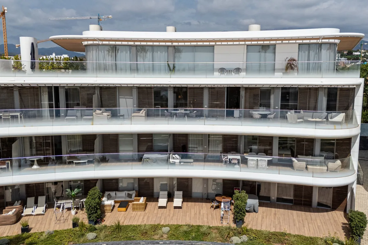 628b085d-44a2-4ccc-b5ae-4620685dfb36