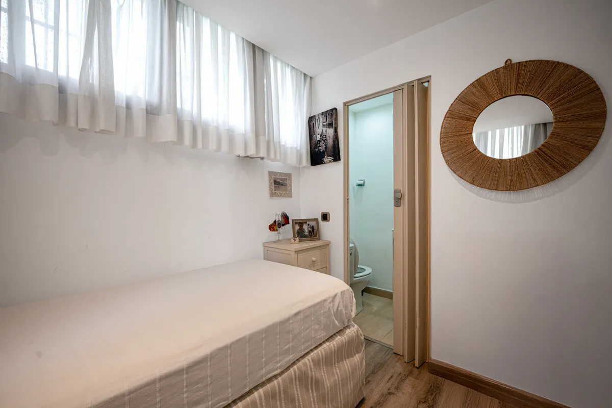 a0635b89-e5b3-4c3d-b8f7-29d84256b736