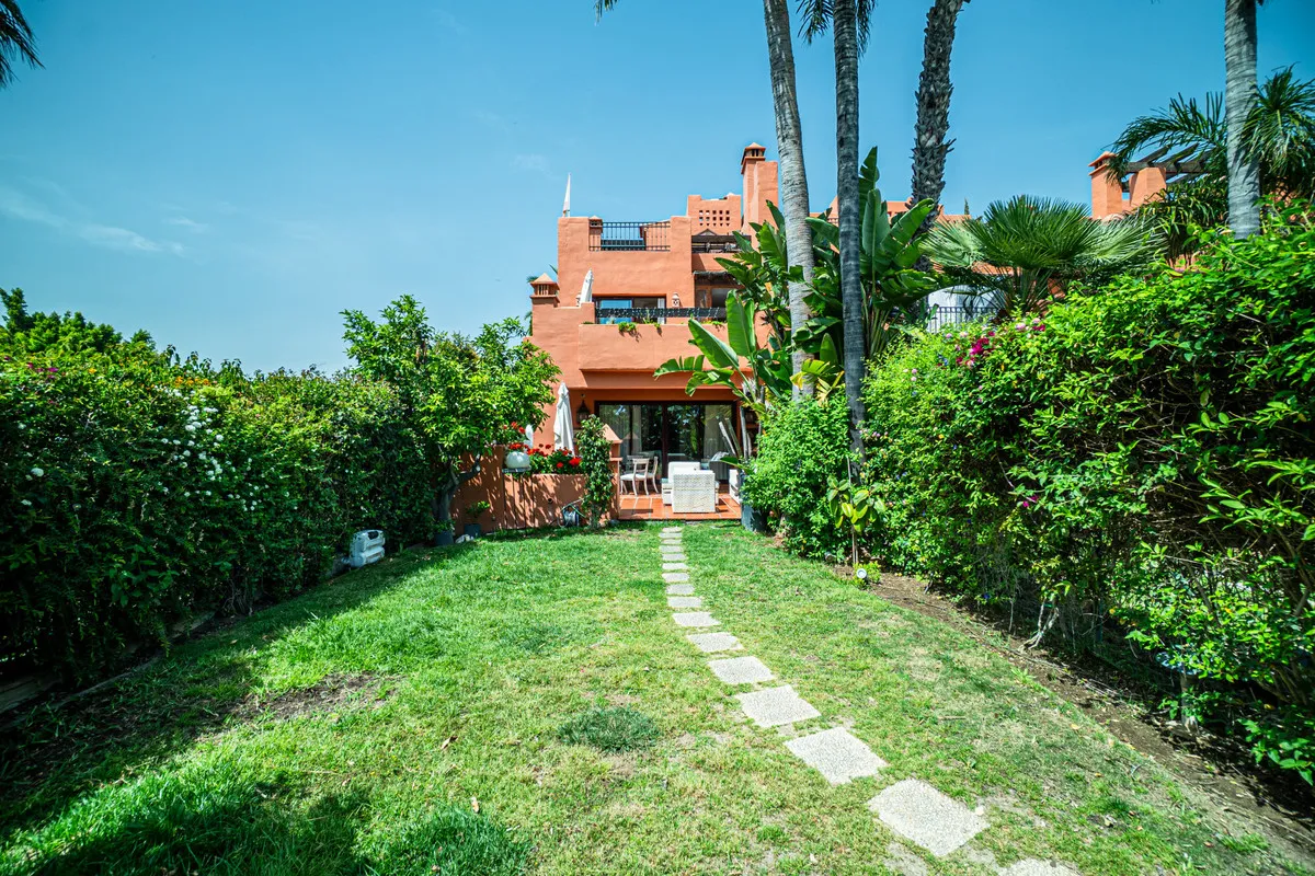 da02fce2-9409-4f3a-b714-5a894f3615cf