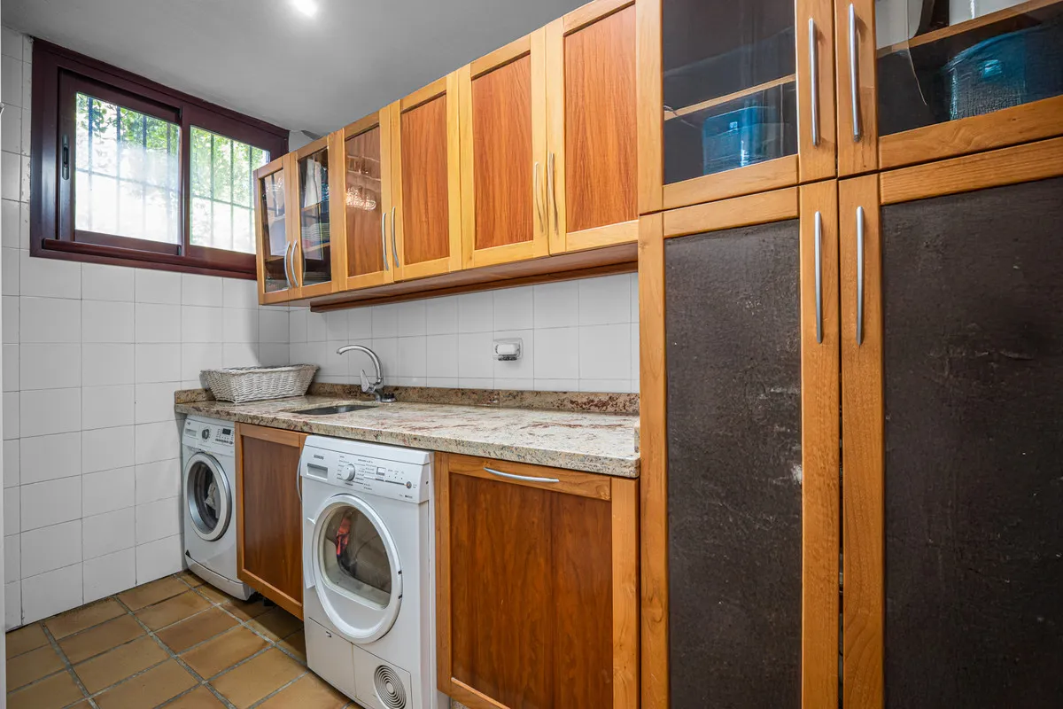 ff1c570a-e59a-4a28-a3f5-5690ab15563e