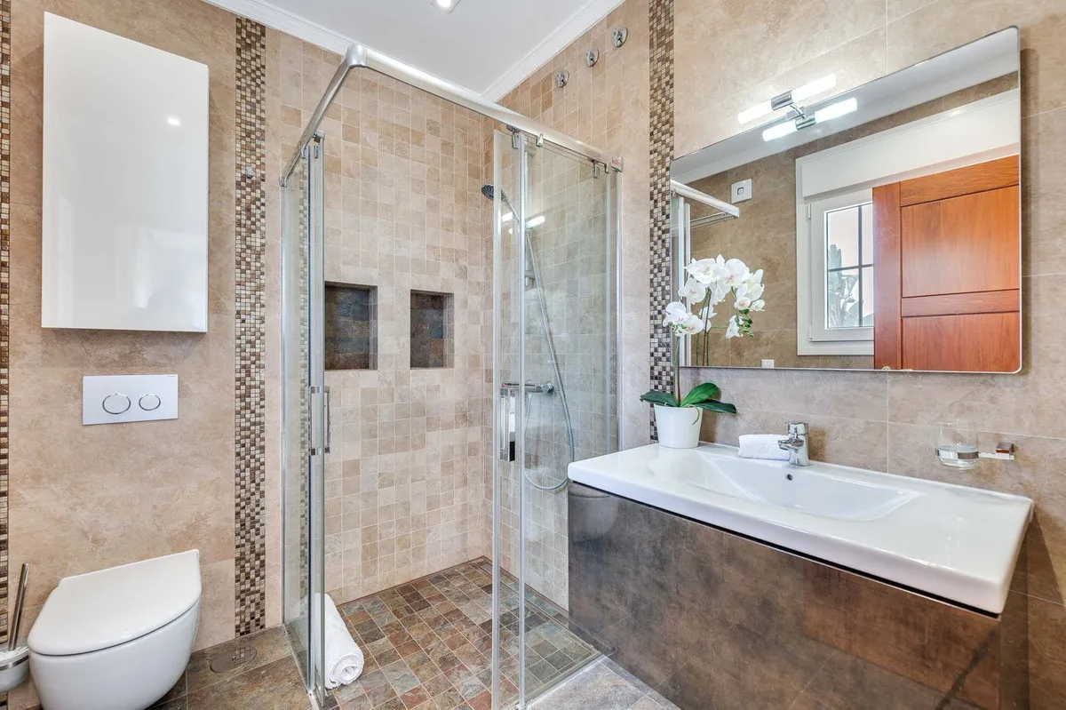 1b4c0bb8-d228-4004-bf94-1b9fc769c802