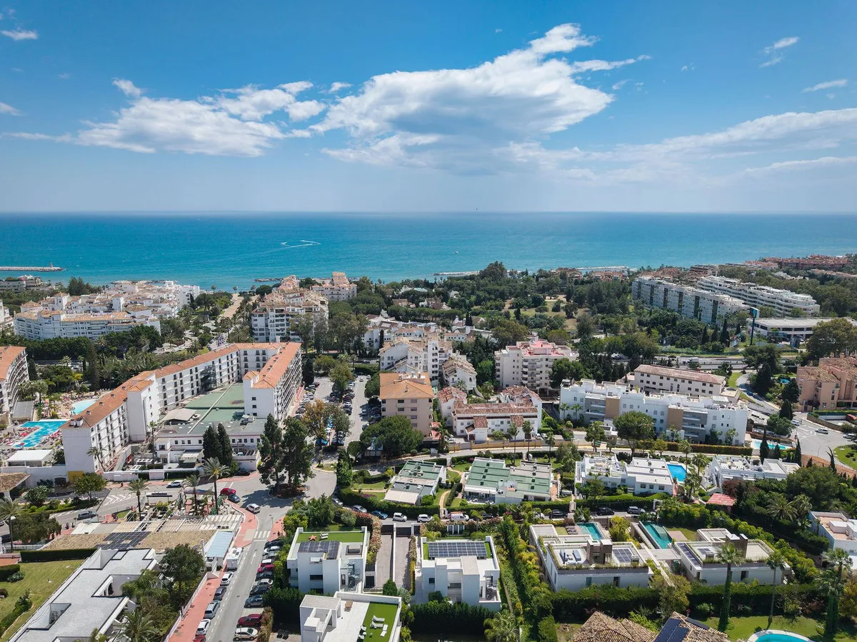 072bf083-6510-440d-b6a3-728d241a1d87