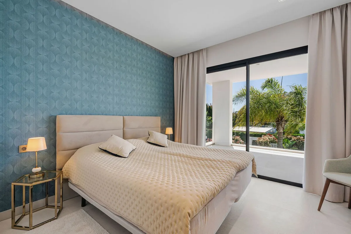 56f7dc09-0704-4c32-85d9-7fd70ef0ac3e