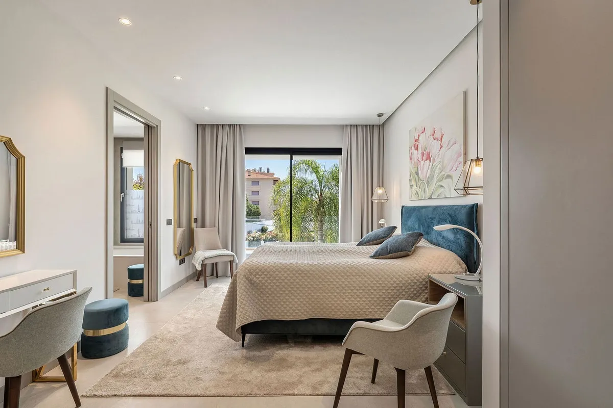 acfdc25a-d444-49a8-8670-ff48fa4f40bf