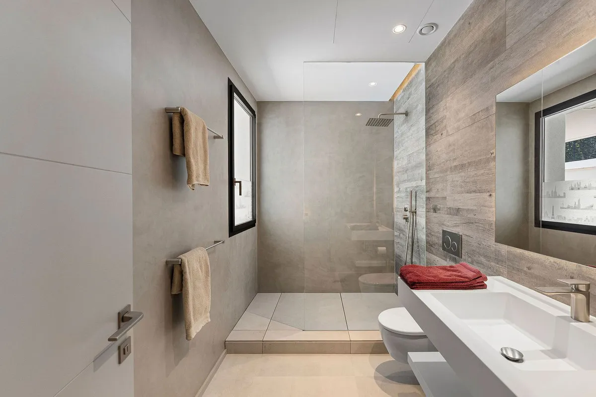 ce49e038-33a1-443e-aad9-fd33a59fd2c5