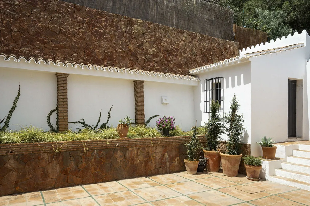 9a1a6eff-cf48-4612-b04e-995a63fb84aa