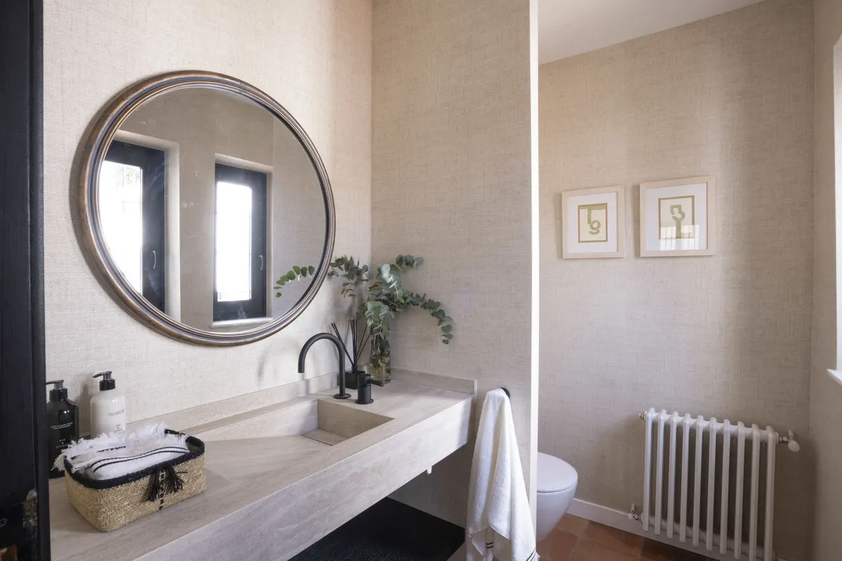 ea2bf9b1-7669-4fb5-b45c-d18796c8aa48