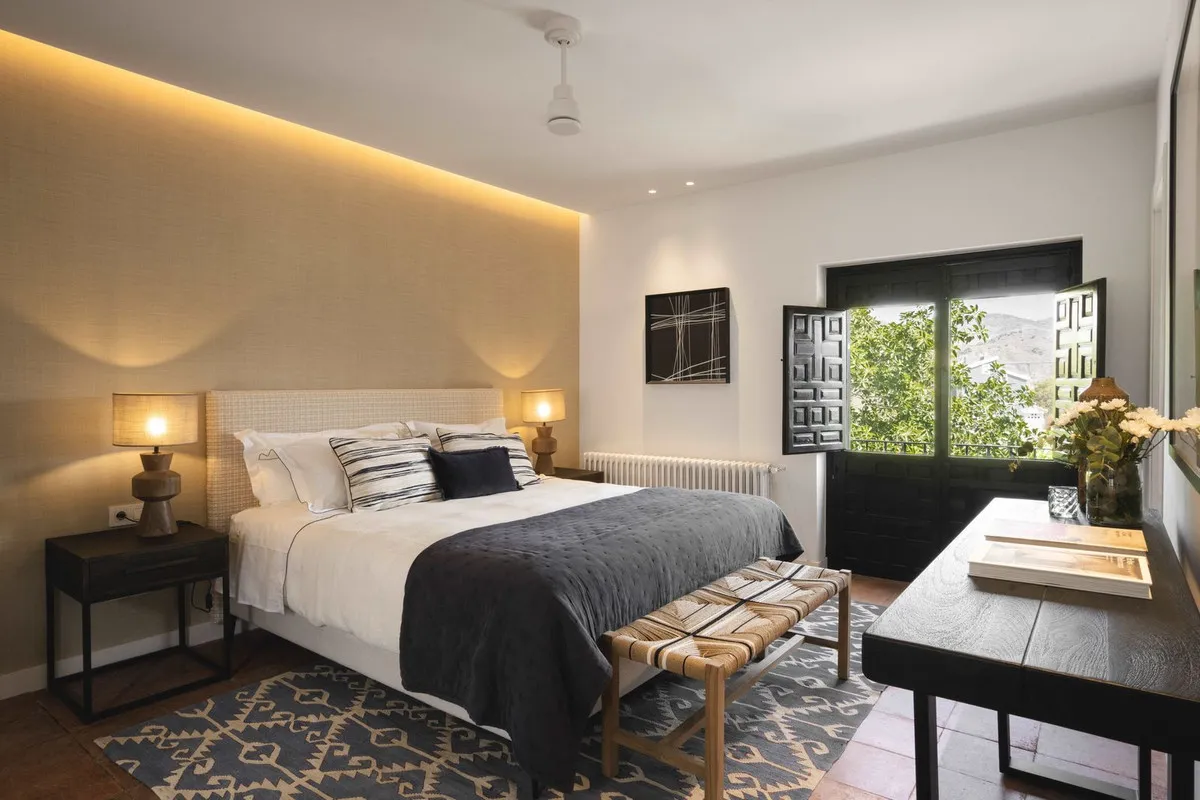 f8591128-1e8c-4460-95c2-7d3ce2c77dd9