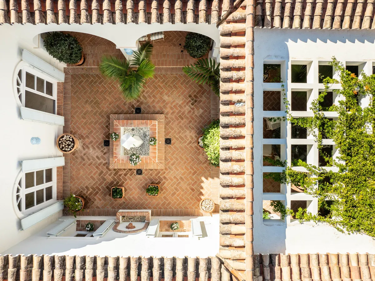 c6221756-fe3d-4a92-89bf-f75a8fbcbf66