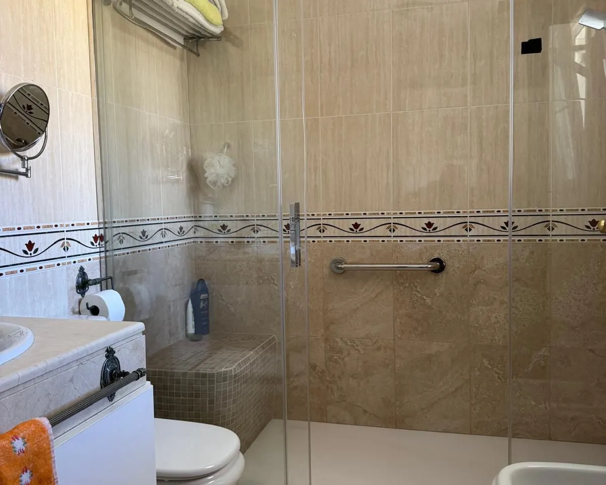 9faa166f-37a8-4fce-9b08-7c0220d42f24