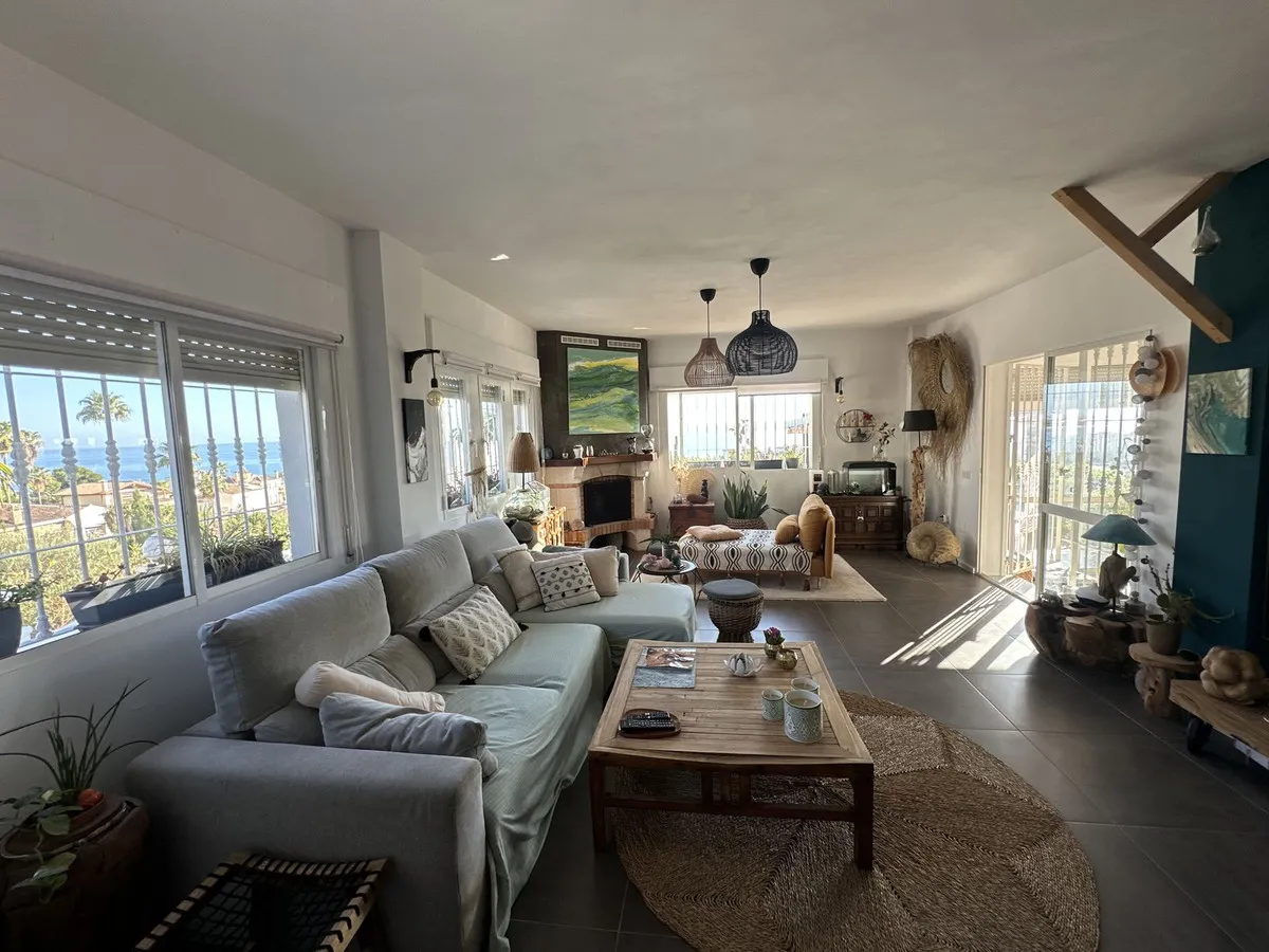 5a01326b-ff77-4e40-ae4b-45825c336f32