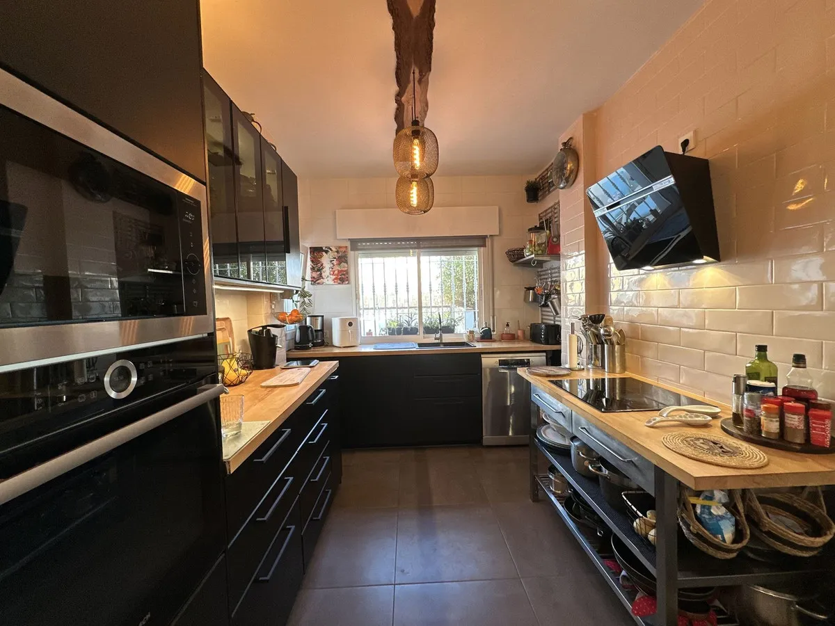 d7147fe2-0706-4f38-baf1-7b8627f3839d