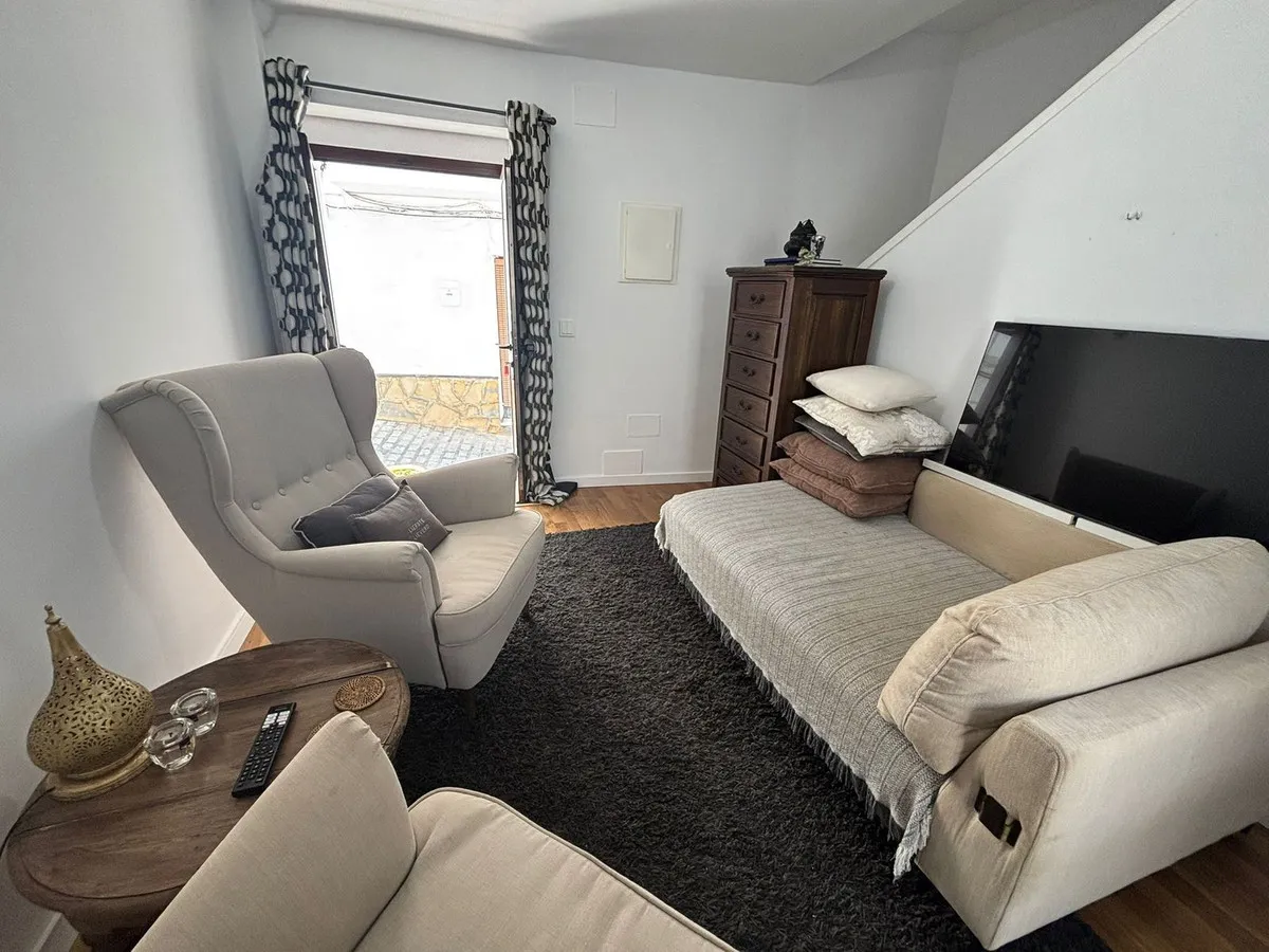 08d898f2-a6bd-4c74-874c-e499565641a3