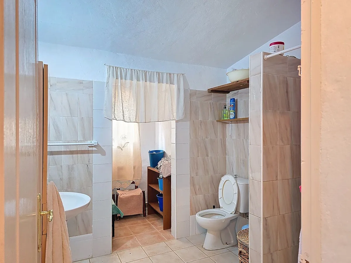 e9ba4a32-f7c8-4274-a32b-1f34b42d55b8