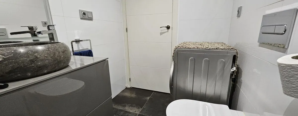 a51eb4d6-8b94-4104-8f21-669362bccdbb