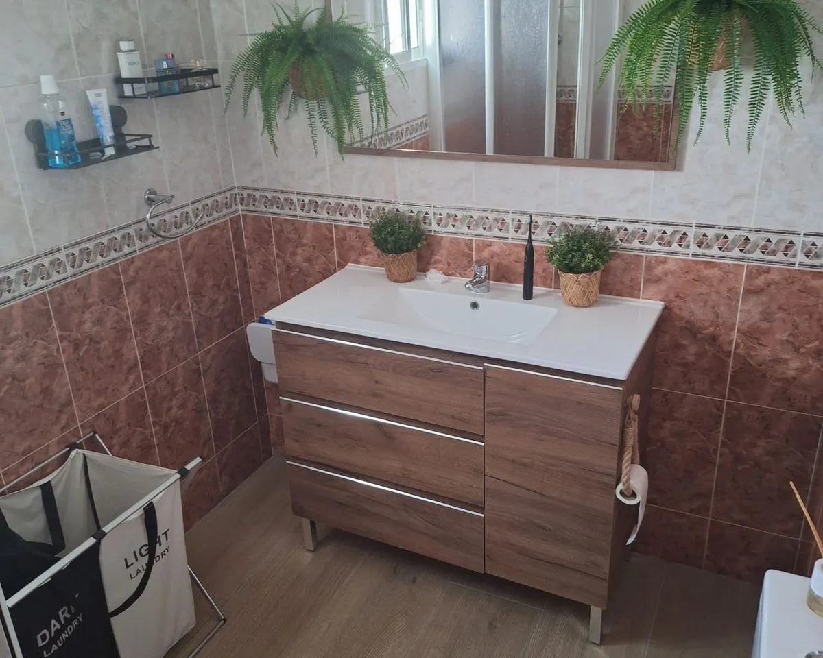 8eb0a32e-6276-487c-aec0-680ad580d102