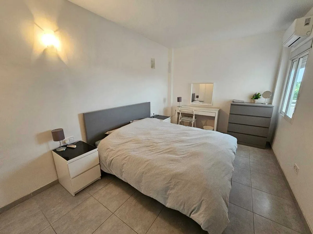 6d864729-12c5-4a25-adc3-6b85c2577543