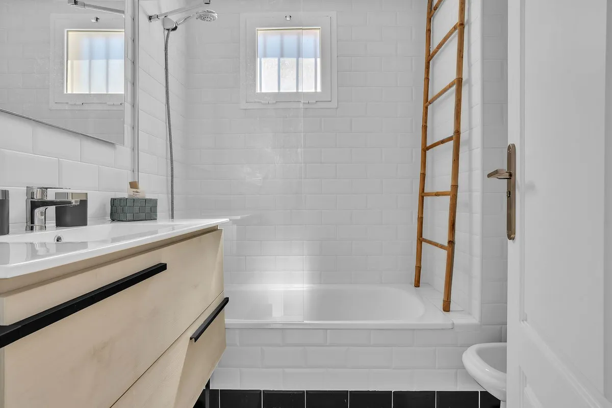 504b4748-e4c3-469d-89b1-f429c2162f66