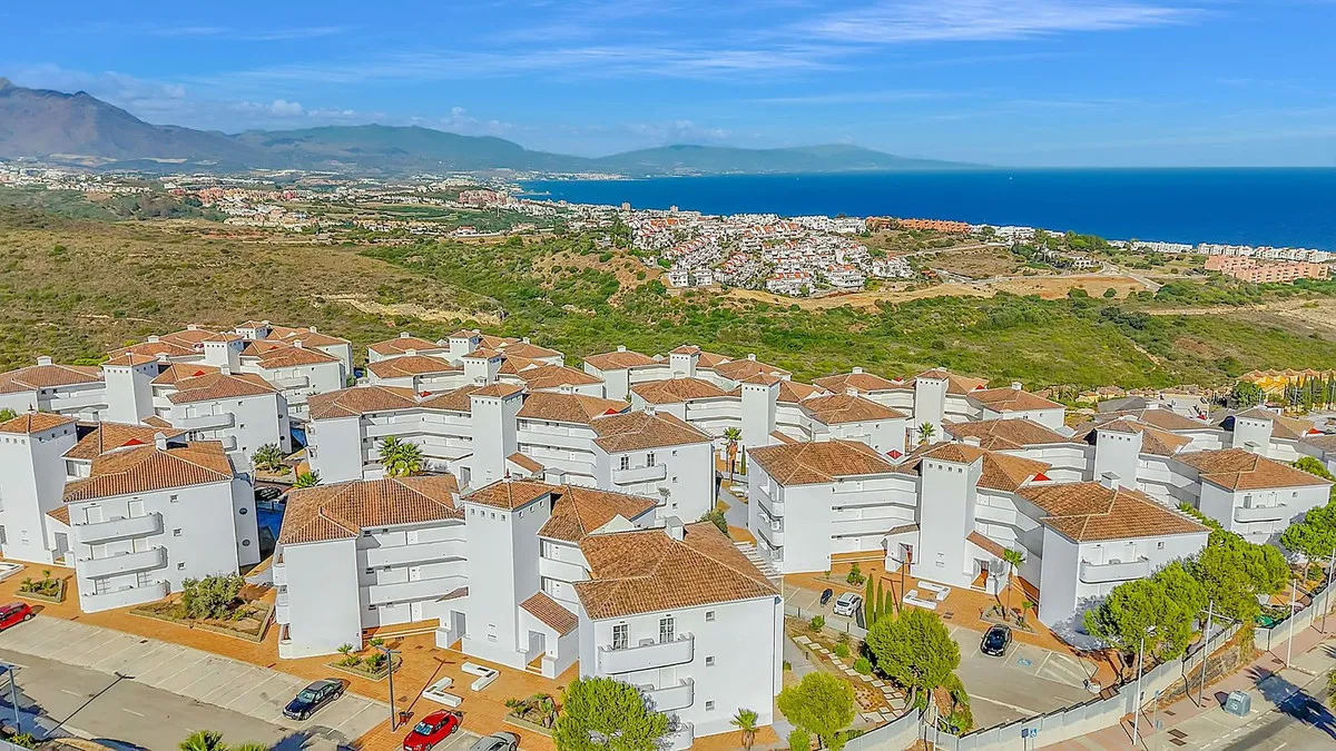 e09da4fa-e04e-44ce-a4e7-33a0177a5c76