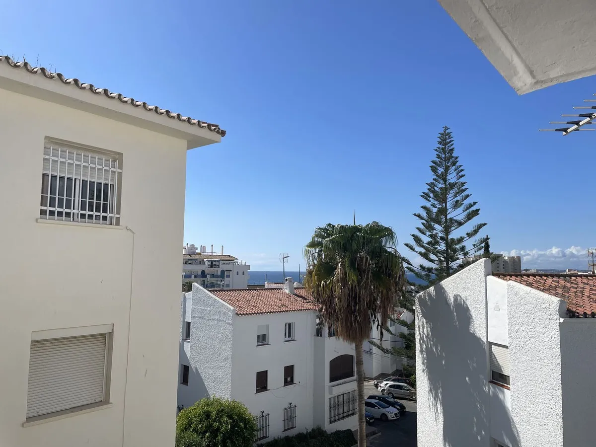 f06094d7-82aa-4a36-b590-2985e0540bf8