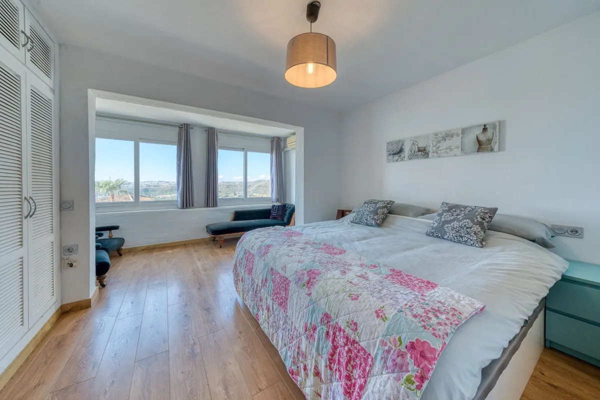 04e548de-2953-4371-af43-260d32e384bf