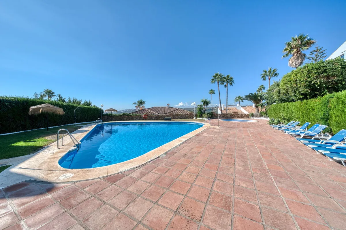 051f0a27-8fbd-4c84-b025-552a3e9ca65b