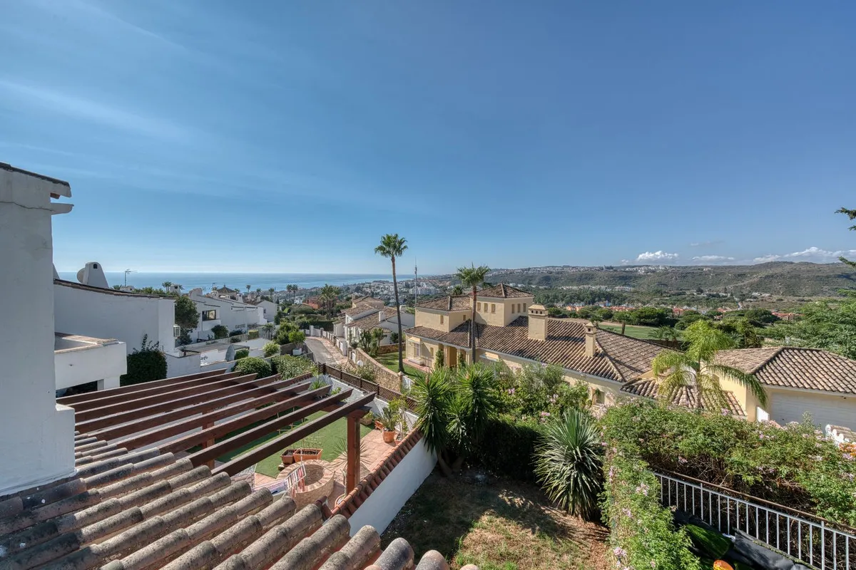 7e002ec8-1446-4d27-884f-b22712d12a6f