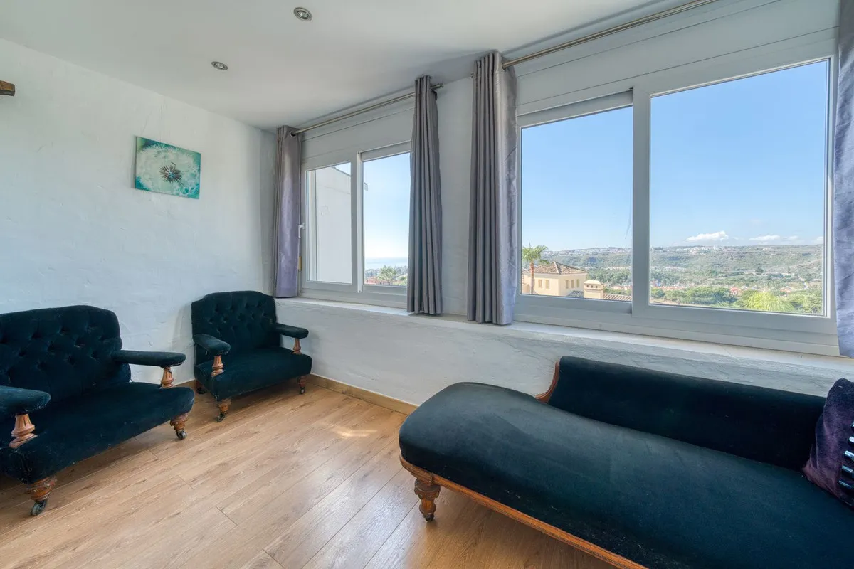 f9763b77-ff03-4ce5-97b0-691adb7910ea